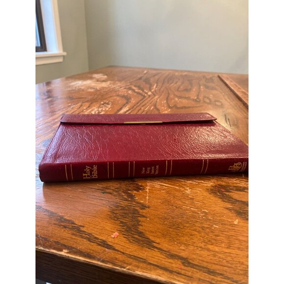 Vintage New King James Bible Broadman & Holman Red Leather Cover Red Letter Edit - Picture 1 of 11